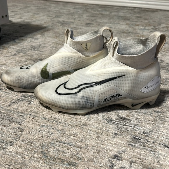 Size 11.5 men’s Nike Alpha Menace Elite 3 “White Particle Grey” - Picture 3 of 6